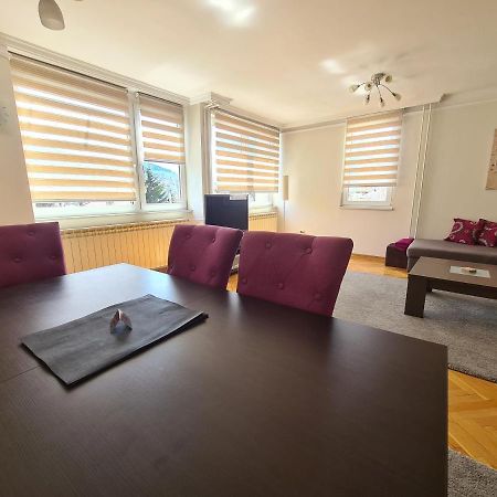 Walnut Apartment - Private Garage Szarajevó Kültér fotó