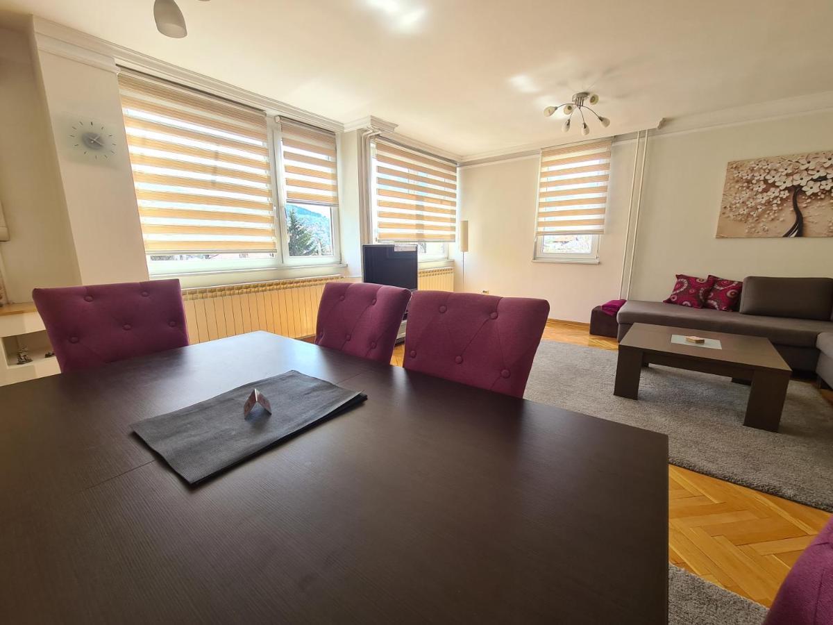 Walnut Apartment - Private Garage Szarajevó Kültér fotó