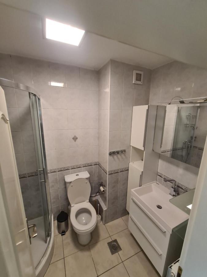 Walnut Apartment - Private Garage Szarajevó Kültér fotó