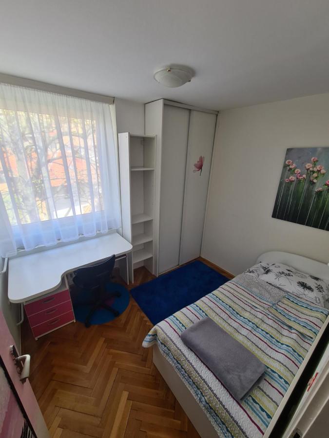 Walnut Apartment - Private Garage Szarajevó Kültér fotó